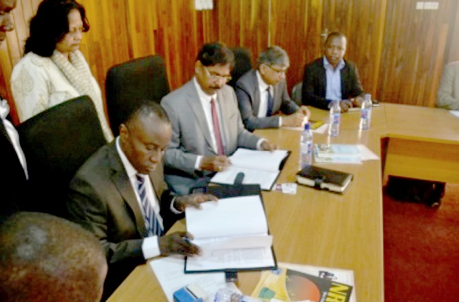 Officials signing the MoU for the establishment of incubation centres at CSIR